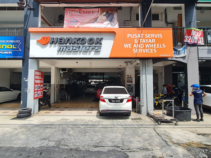 WE AND WHEELS SERVICES